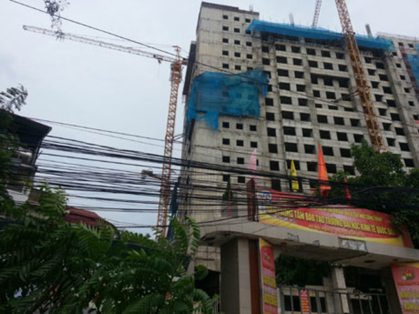 Nguy hiểm rình rập hơn 130 hộ dân ở phường Đồng Tâm