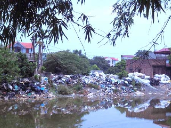 Ngôi làng mỗi ngày thu nhận 70 tấn rác ở Hà Nội