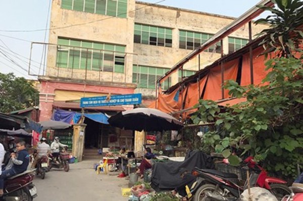 Hà Nội: Miễn phí thuê ki ốt trong chợ cho người bán hàng rong