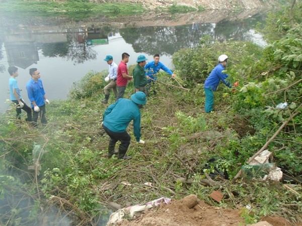 Thanh Trì (Hà Nội): Tổng vệ sinh môi trường làm sạch sông Nhuệ