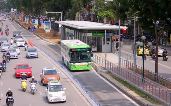 Xe buýt thường chạy chung làn BRT: Khai thác tối đa năng lực hạ tầng
