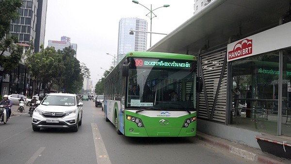Hà Nội: Đổi lộ trình và thay hàng loạt xe buýt hiện đại