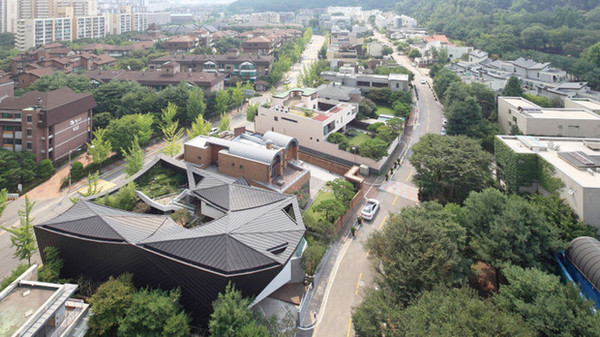 Khu vườn mênh mông giữa nhà của đại gia xứ Hàn