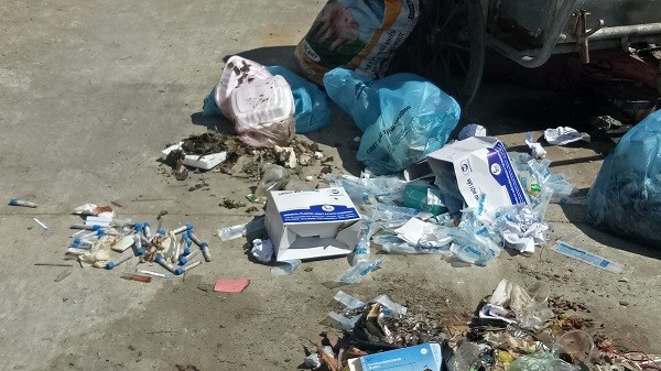 Thanh Hóa: Dân 'tố' Bệnh viện Đa khoa Tĩnh Gia xả rác gây ô nhiễm