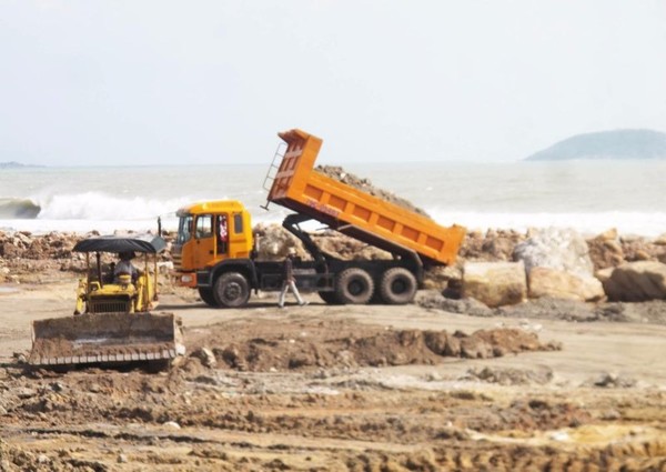 Ngừng hoạt động toàn bộ dự án lấp lấn vịnh Nha Trang