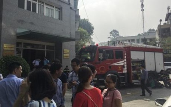 Bất ngờ cháy lớn tại tòa nhà văn phòng Bộ Nông nghiệp và PTNT