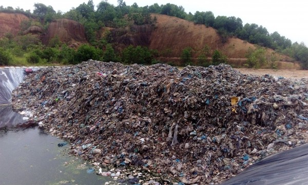 Phú Thọ: Đầu tư công trình xử lý rác 30 tỷ, ô nhiễm vẫn hoành hành