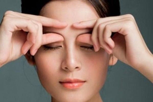 Cách massage để có đôi mắt to hơn, khỏe hơn