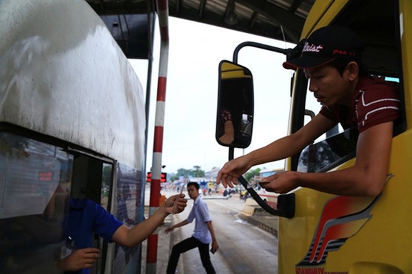 BOT tuyến tránh Biên Hòa lại kẹt xe vì tiền lẻ