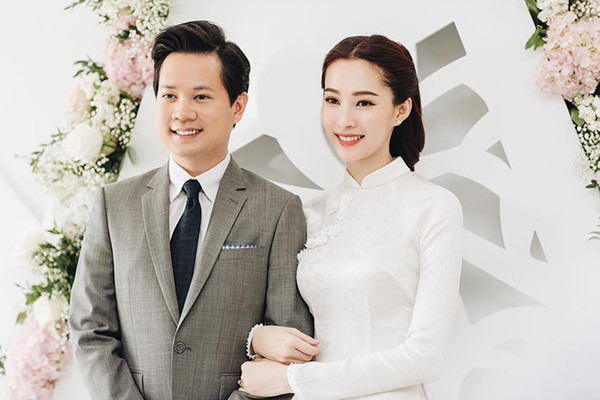 Hoa hậu Đặng Thu Thảo xinh đẹp, dịu dàng trong lễ đính hôn bí mật