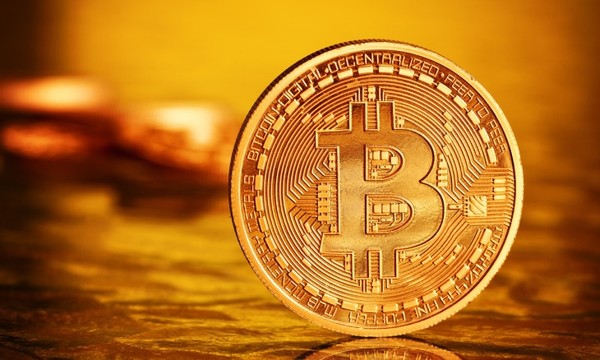 Giá bitcoin hôm nay 12/10: Bitcoin bất ngờ rớt thảm
