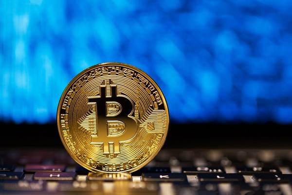 Giá bitcoin hôm nay 13/10: Kỷ lục mới, bitcoin vươn lên 5.300 USD