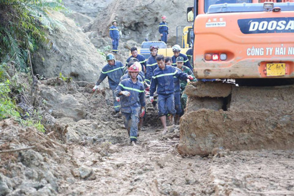 Sạt lở đất ở Hòa Bình: Nghiên cứu dùng mìn phá đá tìm nạn nhân