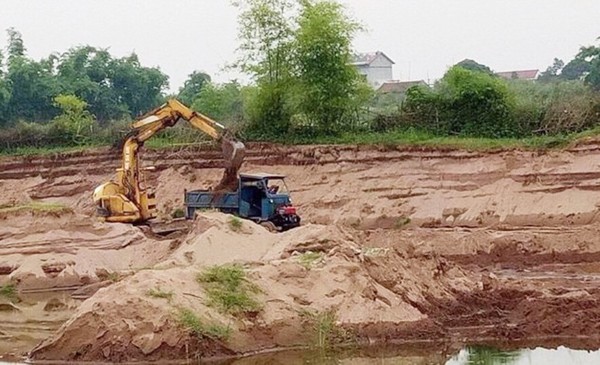 Hà Nội: Kiểm tra việc khai thác cát, bãi tập kết vật liệu ven sông