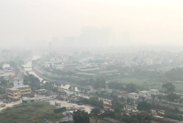 Chuyên gia lí giải hiện tượng sương mù mờ mịt ở Thủ đô