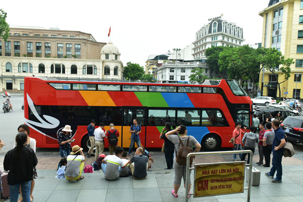 Hà Nội triển khai thí điểm xe buýt 2 tầng thoáng nóc