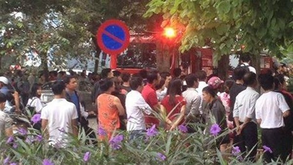 Cháy tại chung cư khu đô thị Văn Quán, nhiều người hoảng loạn