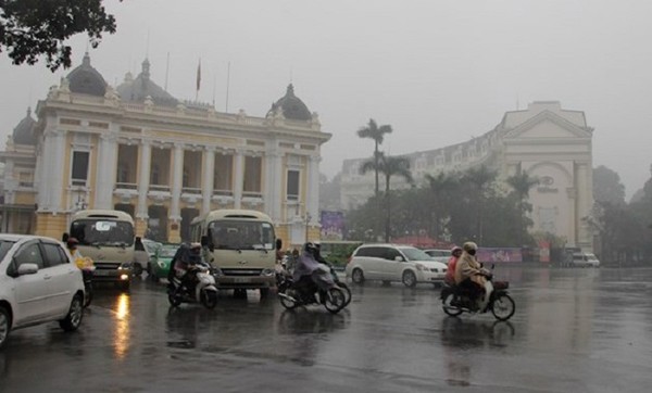 Dự báo thời tiết 15/11: Hà Nội giảm nhiệt, mưa khắp miền Trung