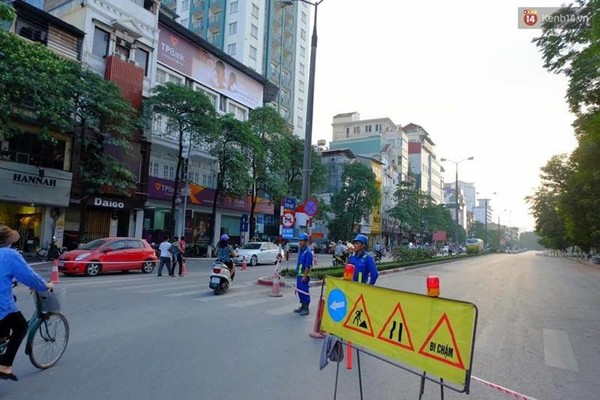 Quây rào, xén vỉa hè Kim Mã để thi công metro Nhổn - ga Hà Nội