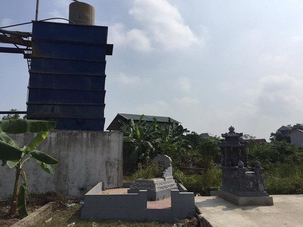 Nhà máy nước sạch Cự Đà nằm sát hai nghĩa trang, nhiều người lo ngại