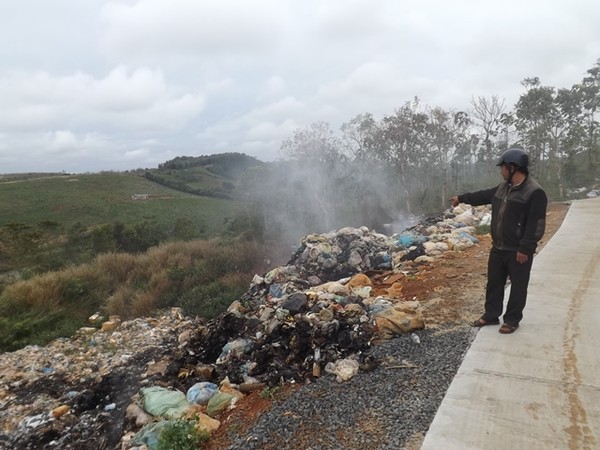 Đắk Nông: Hợp tác xã bị 'tố' đổ rác gây ô nhiễm