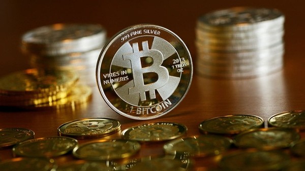 Giá bitcoin hôm nay 4/12: Liên tục tăng áp sát kỷ lục mới 12.000 USD