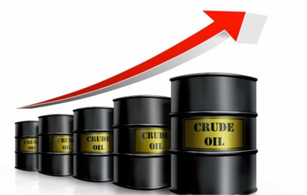 Giá xăng dầu hôm nay 4/12: Mở đầu trên đỉnh giá