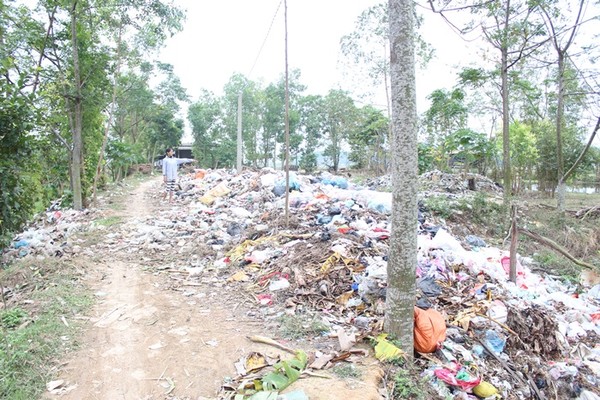Yên Thành (Nghệ An): Dân khổ sở vì bãi rác chưa được quy hoạch