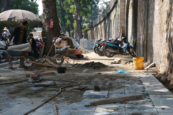Thanh tra làm rõ chất lượng lát đá vỉa hè ở Hà Nội