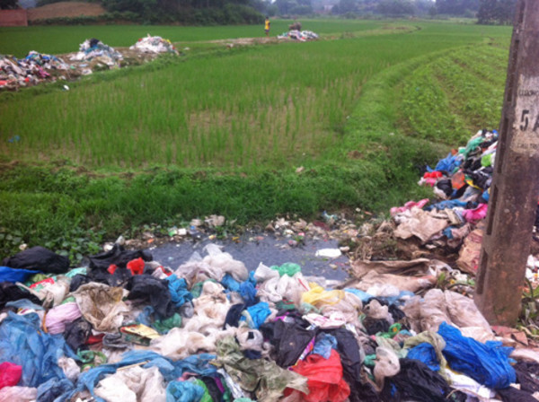 Hà Nội rà soát việc thí điểm hỗ trợ điểm trung chuyển rác nông thôn