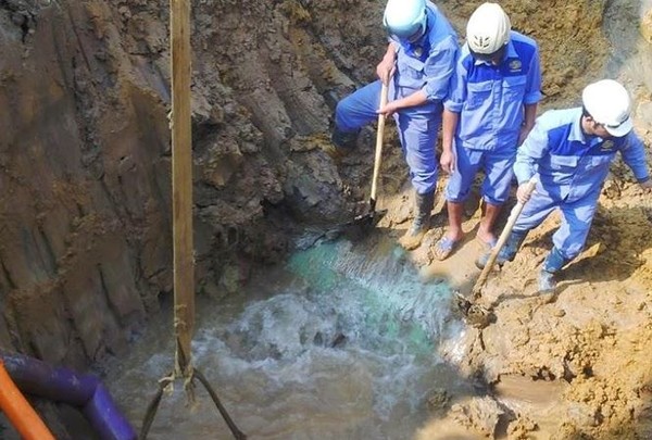 Truy tố nhóm cán bộ gây vỡ đường ống nước sông Đà 18 lần