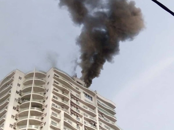 Nóng: Đang cháy lớn ở chung cư 162A Hoàng Hoa Thám, Hà Nội