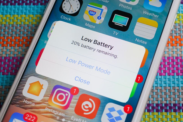 Apple xin lỗi vì làm chậm iPhone, giảm 2/3 giá thay pin