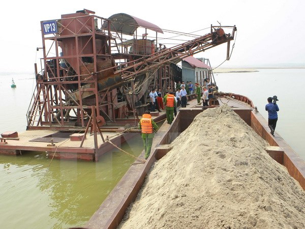 Kiểm tra, xử lý tình trạng khai thác cát trái phép trên các sông