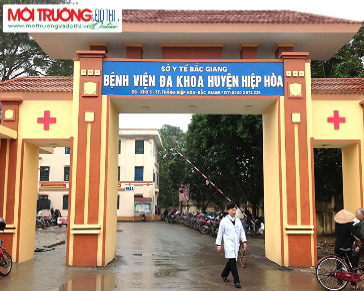 Rác thải y tế vứt 'vô tội vạ' tại BVĐK Hiệp Hòa-Bắc Giang