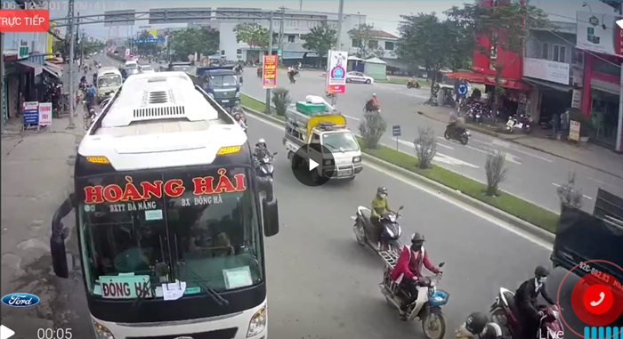 Đà Nẵng: Bát nháo tình trạng “xe dù, bến cóc” trước bến xe trung tâm