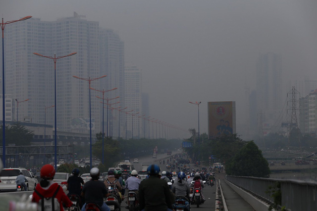 Mù bao phủ Sài Gòn nhiều ngày tới, ô nhiễm gia tăng
