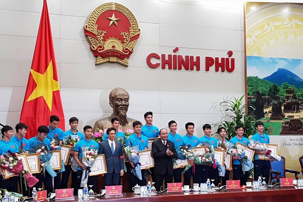 Thủ tướng trao Huân chương Lao động hạng Nhất cho đội tuyển U23 VN