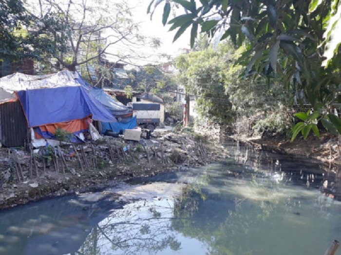 Hà Nội: Sông Cầu Đá ô nhiễm, người dân ngao ngán