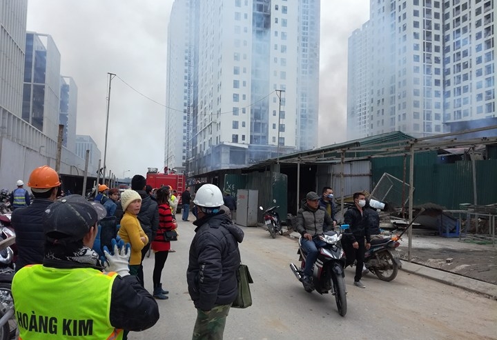 Hà Nội: Cháy lán trọ công nhân nhiều người hoảng loạn