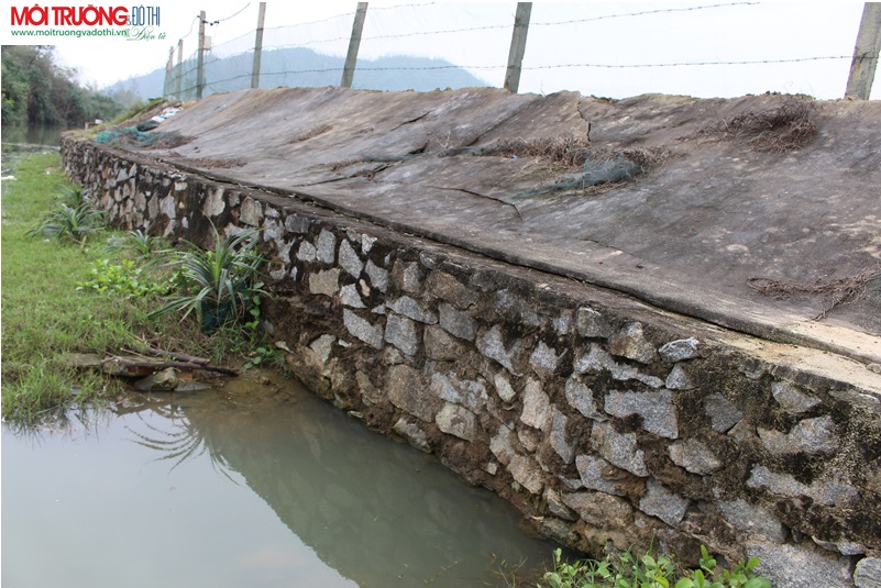 Hà Tĩnh: Hồ nuôi tôm xả thải gây ô nhiễm môi trường