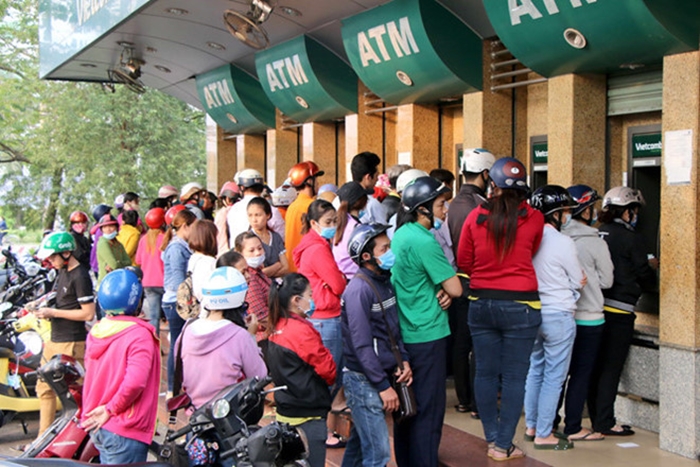 Ngân hàng nhà nước yêu cầu khắc phục tình trạng ATM quá tải dịp Tết