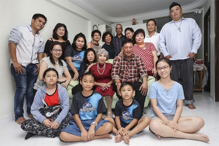 Cách gia đình 4 thế hệ người Singapore giữ 'hồn Tết'