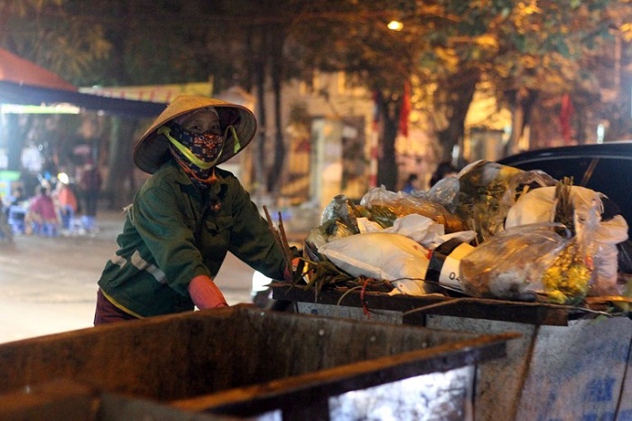 Hà Nội: Thu gom gần 16.000 tấn rác thải trong 4 ngày Tết