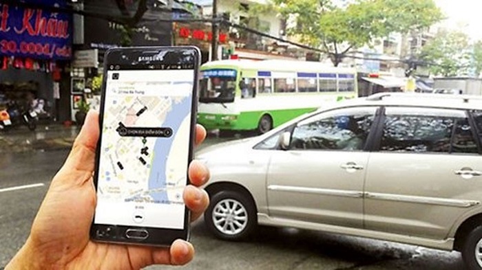 Chạy Uber, Grab 7 ngày Tết bằng 2 tháng lương viên chức