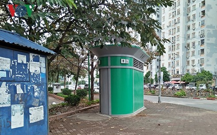 Bỏ thu phí nhà vệ sinh công cộng ở Hà Nội