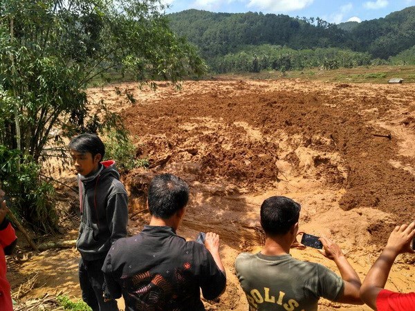 Indonesia: Lở đất ở Java, ít nhất 20 người thiệt mạng và mất tích