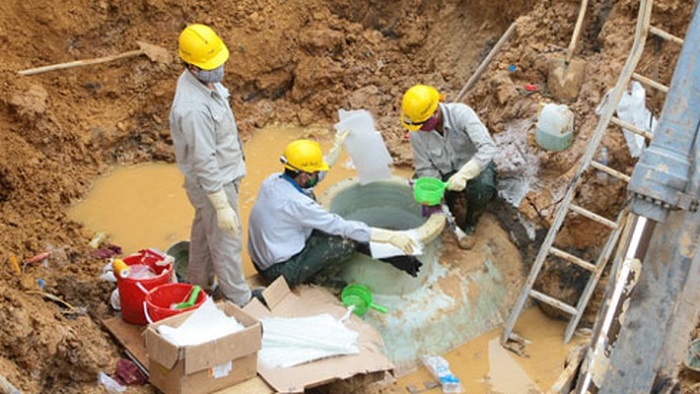 17 tỷ khắc phục vỡ ống nước sông Đà: Sao không ai chịu trách nhiệm?