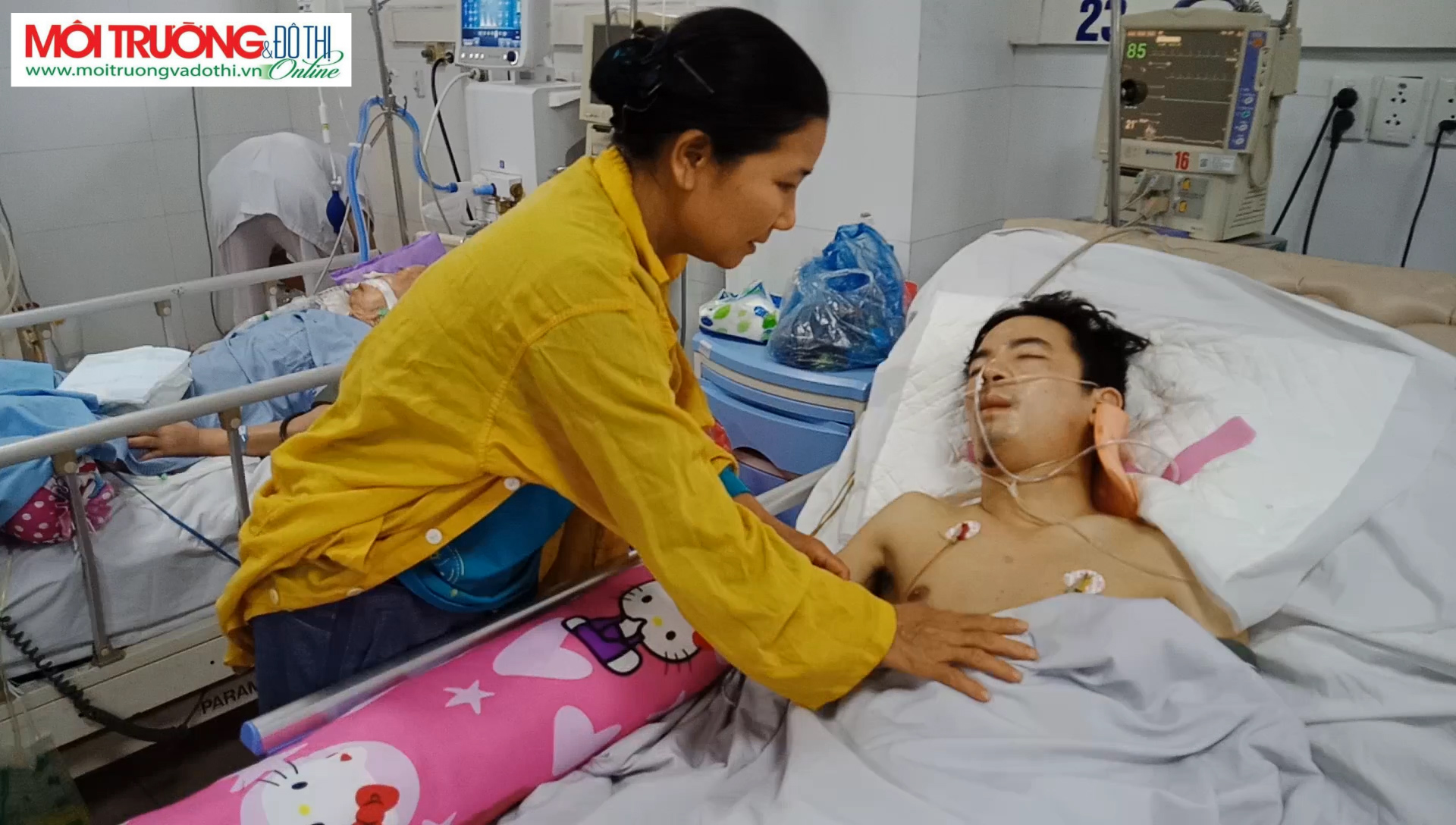 Vụ công nhân VSMT bị xe đâm:Nỗi lo day dứt của người mẹ khi con tỉnh