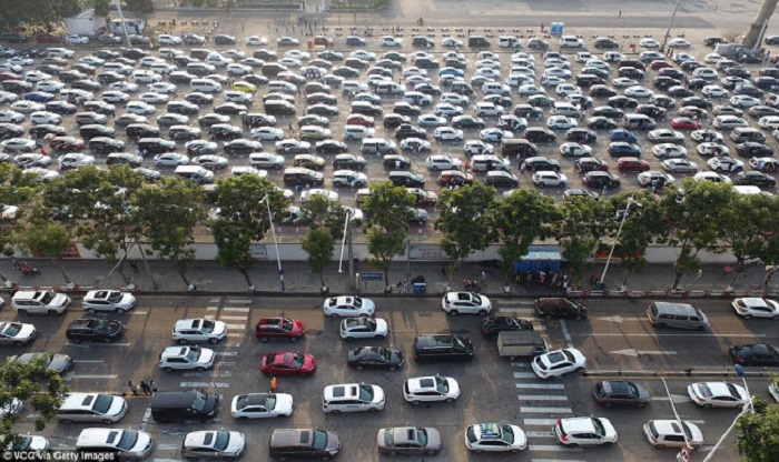 Hãi hùng cảnh tắc nghẽn giao thông kinh hoàng sau Tết ở Trung Quốc